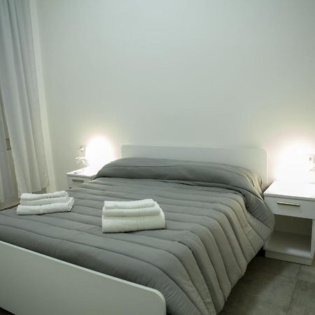 Apartamento Na' Stanza In Piazza Nápoles Exterior foto