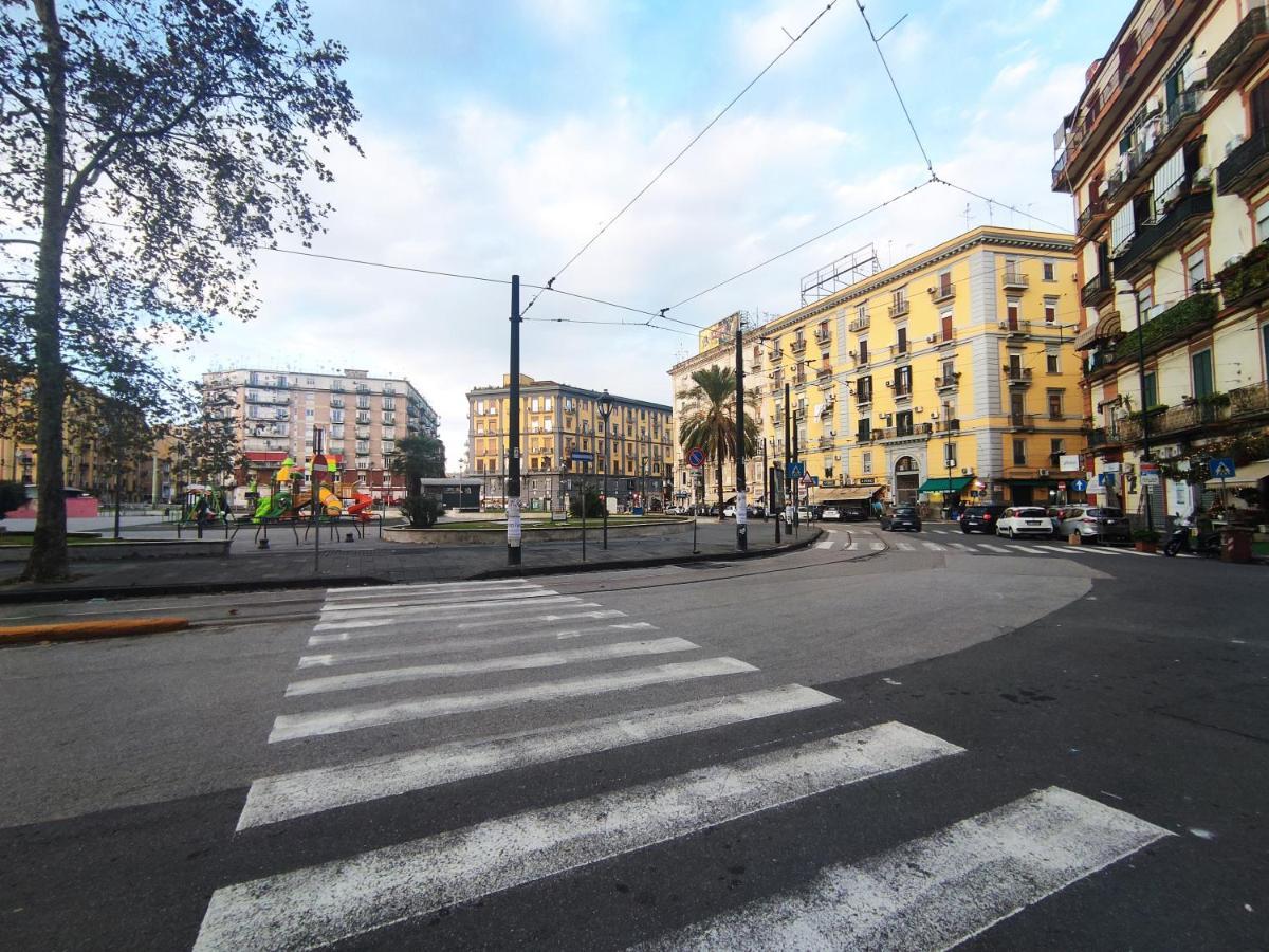 Apartamento Na' Stanza In Piazza Nápoles Exterior foto