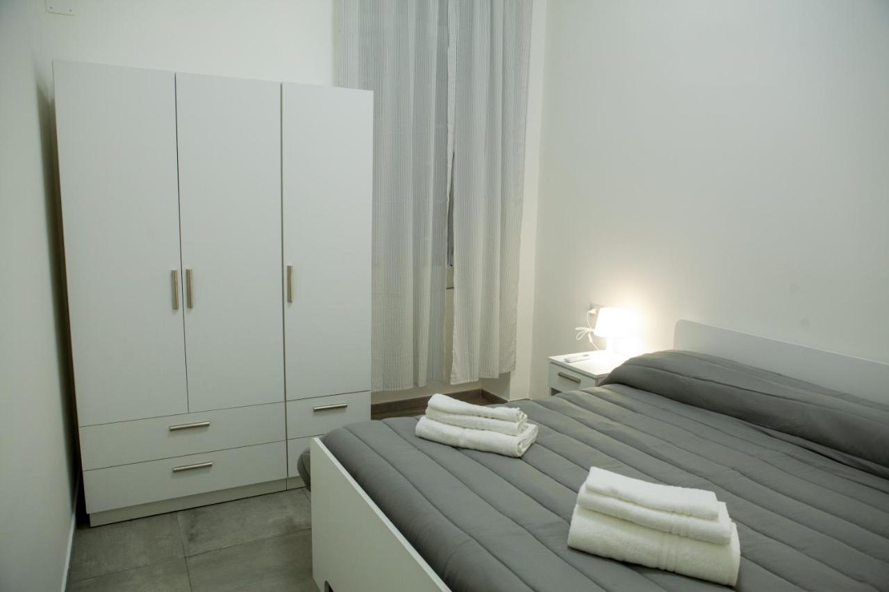 Apartamento Na' Stanza In Piazza Nápoles Exterior foto