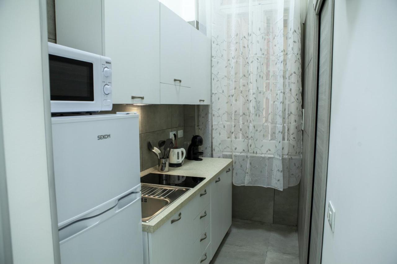 Apartamento Na' Stanza In Piazza Nápoles Exterior foto