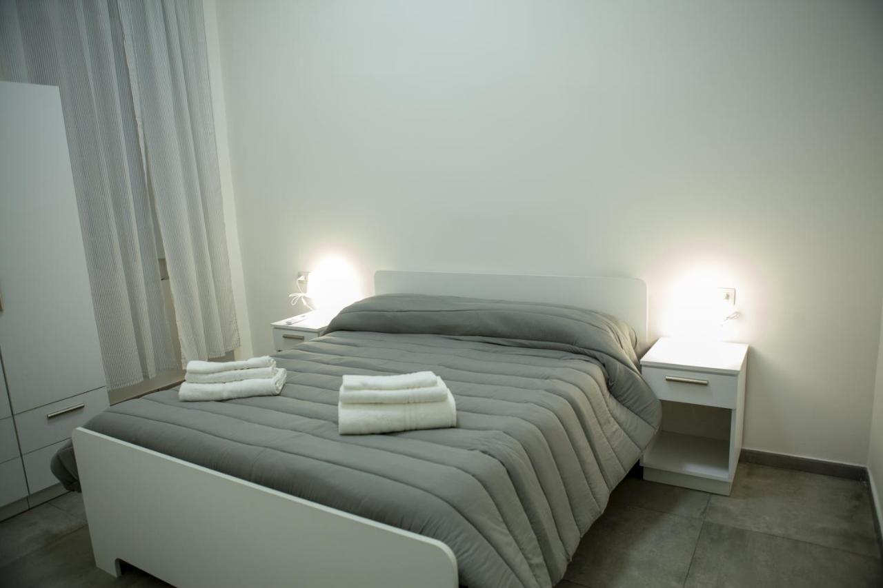 Apartamento Na' Stanza In Piazza Nápoles Exterior foto