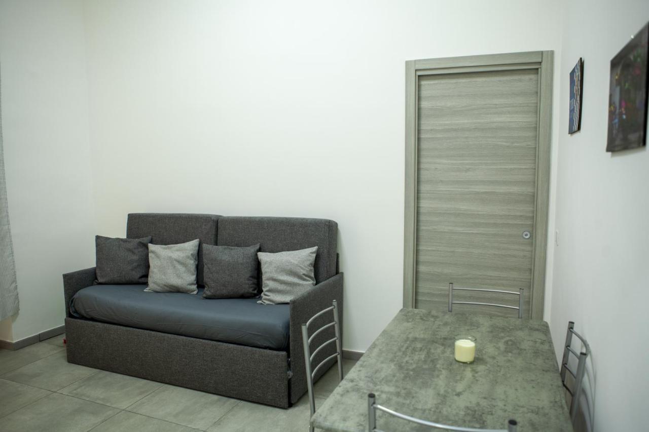 Apartamento Na' Stanza In Piazza Nápoles Exterior foto