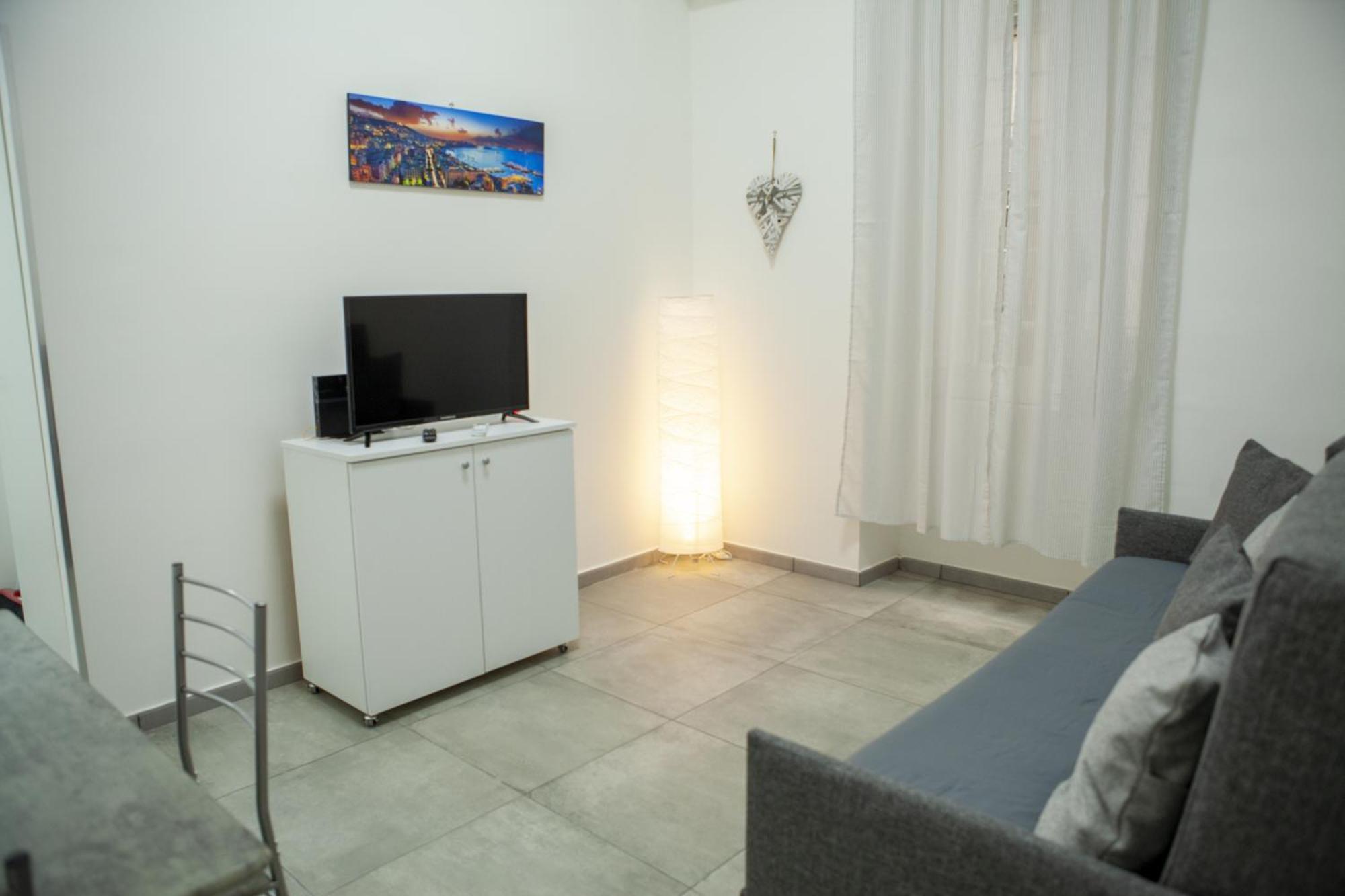 Apartamento Na' Stanza In Piazza Nápoles Exterior foto