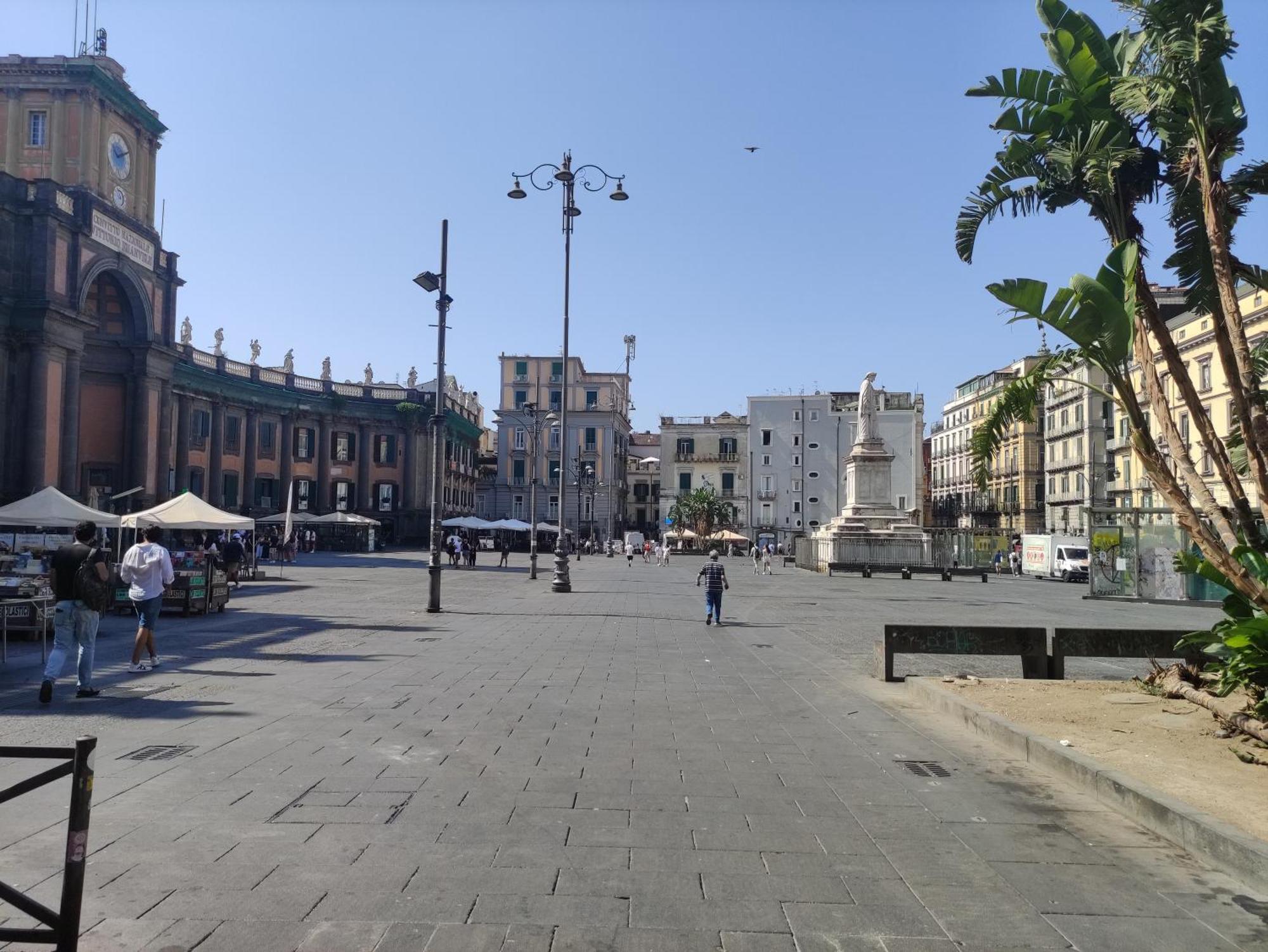 Apartamento Na' Stanza In Piazza Nápoles Exterior foto